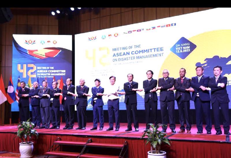 Các đại biểu tham dự Hội nghị thường niên lần thứ 42 của Ủy ban ASEAN về Quản lý thiên tai (ACDM).
