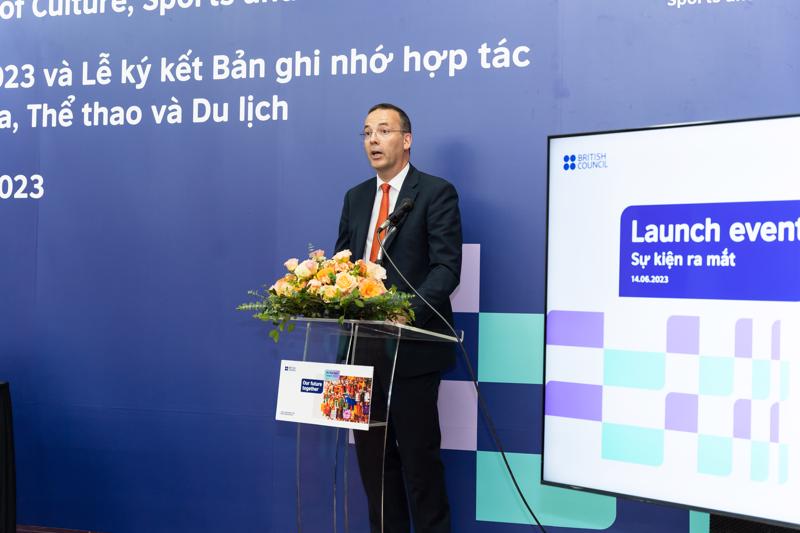 Mr. Scott McDonald, Chief Executive of the British Council, at the launch.