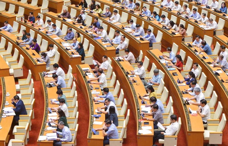Các đại biểu Quốc hội tham gia phiên thảo luận về dự thảo Luật Kinh doanh bất động sản (sửa đổi) - Ảnh: Quochoi.vn
