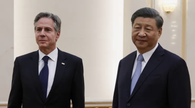 Ngoại trưởng Mỹ Anthony Blinken (trái) trong cuộc gặp ở Bắc Kinh với Chủ tịch Trung Quốc Tập Cận Bình (phải) - Ảnh: Getty/CNBC.