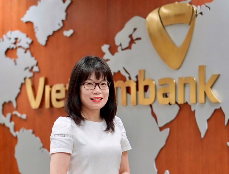 Bà Đoàn Hồng Nhung, Phó Giám đốc Khối bán lẻ Vietcombank.