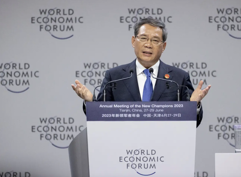 Thủ tướng Trung Quốc Lý Cường phát biểu tại phiên khai mạc "Davos mùa hè" ở Thiên Tân, ngày 27/6 - Ảnh: WEF.