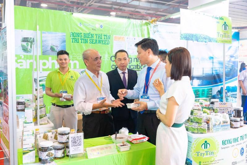 A booth at the expo displaying seaweed products. 
