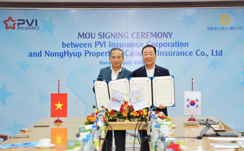 The signing ceremony for the MoU. Source: PVI Insurance