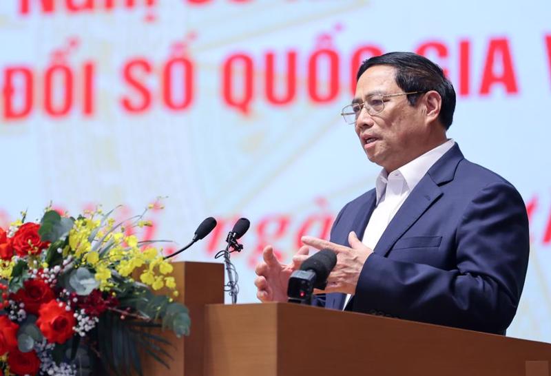 Prime Minister Pham Minh Chinh chairing the meeting. 