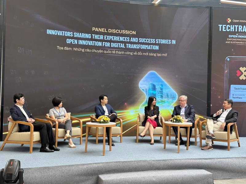 Dicussions of open innovation held as part of the event.