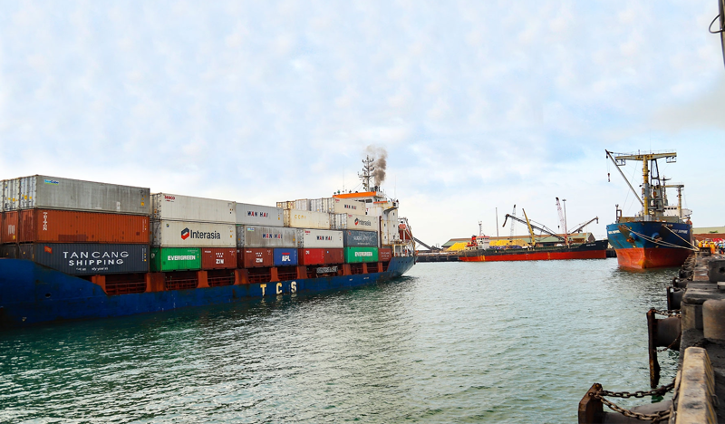 Hà Tĩnh có các chính sách hỗ trợ các doanh nghiệp thời gian qua nhằm thúc đẩy phát triển tuyến vận chuyển container cố định qua Cảng Vũng Áng