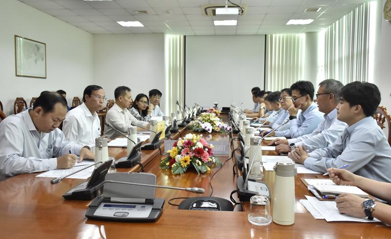 The meeting between Hyosung Vietnam and authorities from Ba Ria-Vung Tau province. Photo: baobariavungtau.com