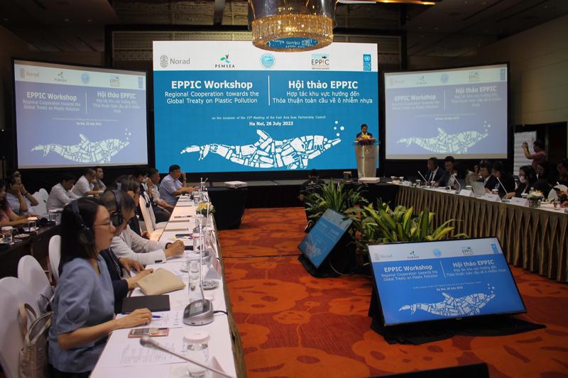 Hội thảo “Hợp tác khu vực Đông Nam Á hướng tới Hiệp ước toàn cầu về ô nhiễm nhựa” là sự kiện bên lề của Hội nghị Hội đồng Đối tác Biển Đông Á lần thứ 15.