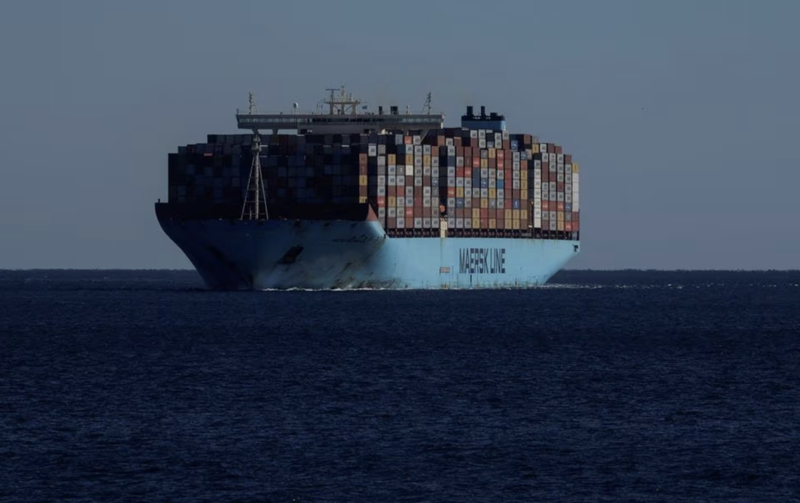 Một tàu container của Maersk - Ảnh: Reuters.