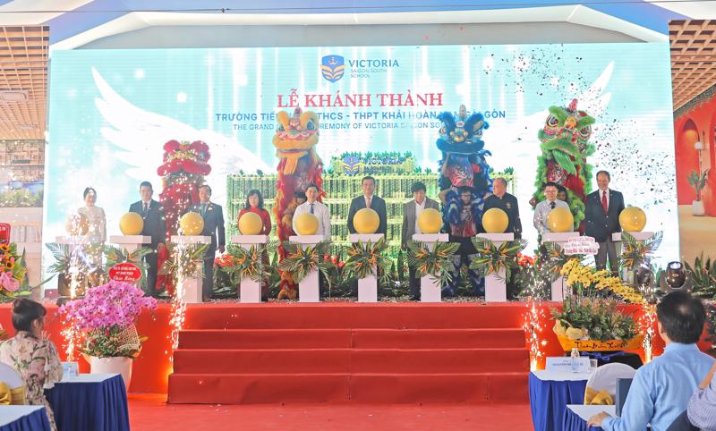Representatives at the inauguration ceremony for the Khai Hoan Primary, Lower and Upper Secondary School - Saigon South (Victoria School).
