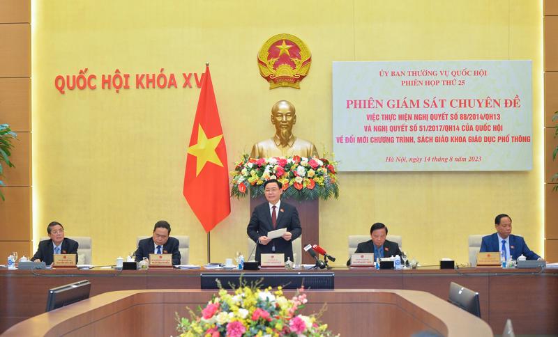  Chủ tịch Quốc hội Vương Đình Huệ phát biểu tại phiên họp của Uỷ ban Thường vụ Quốc hội, chiều 14/8. Ảnh - Quochoi.vn.