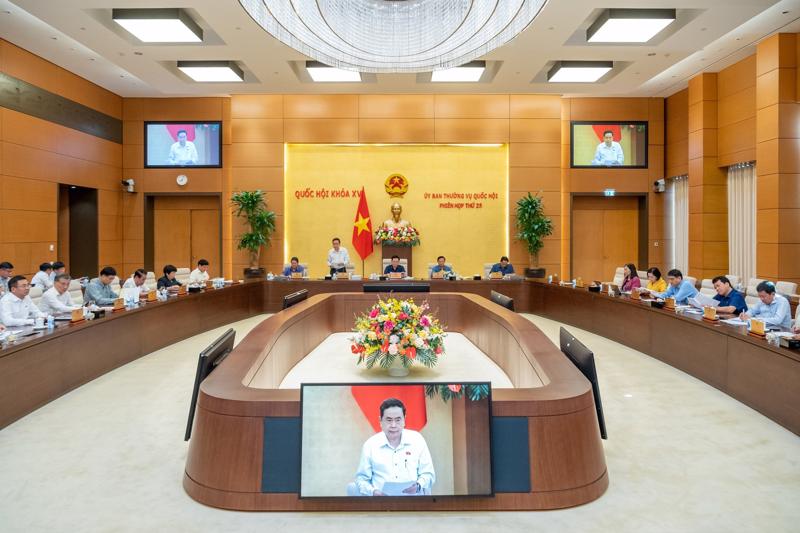 Phiên họp của Ủy ban Thường vụ Quốc hội cho ý kiến về dự án Luật Bảo hiểm xã hội (sửa đổi), sáng 17/8. Ảnh - Quochoi.vn.