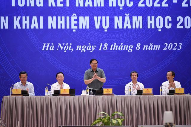 Thủ tướng Phạm Minh Chính dự Hội nghị trực tuyến tổng kết năm học 2022-2023 và triển khai năm học mới 2023-2024 - Ảnh: VGP/Nhật Bắc