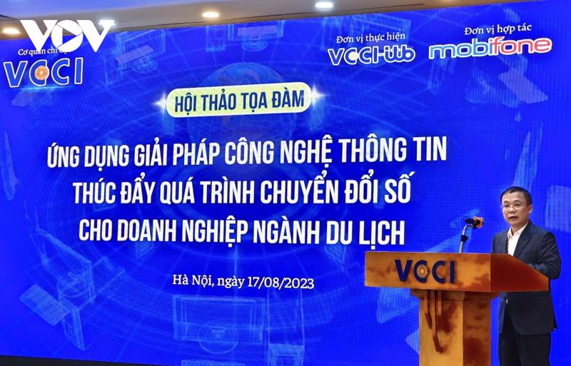 VCCI Vice Chairman Bui Trung Nghia addressing the seminar.