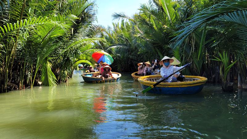 Khu du lịch rừng dừa Cẩm Thanh mở cửa từ 7h đến 17h hàng ngày.