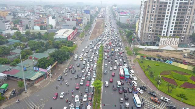 The new tunnel will facilitate traffic at the intersection of Co Linh Road and the access road to Vinh Tuy Bridge.