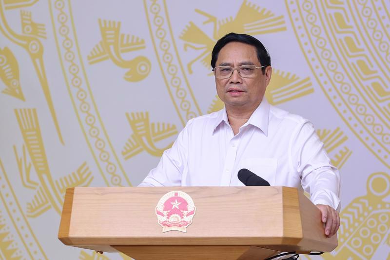 Prime Minister Pham Minh Chinh addressing the meeting.