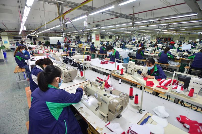 Việt Nam nổi lên là một trong 3 nước xuất khẩu hàng dệt may hàng đầu thế giới.