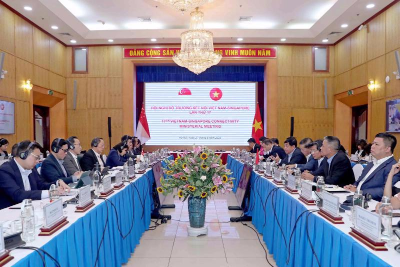 The 17th Ministerial Meeting on Vietnam-Singapore Connection in Hanoi on August 27.