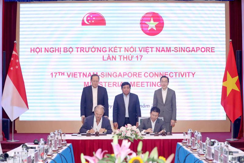 Lễ ký Bản ghi nhớ giữa UBND tỉnh Vĩnh Phúc và Tập đoàn YCH Group Pte. Ltd (Singapore) tại CMM lần thứ 17.
