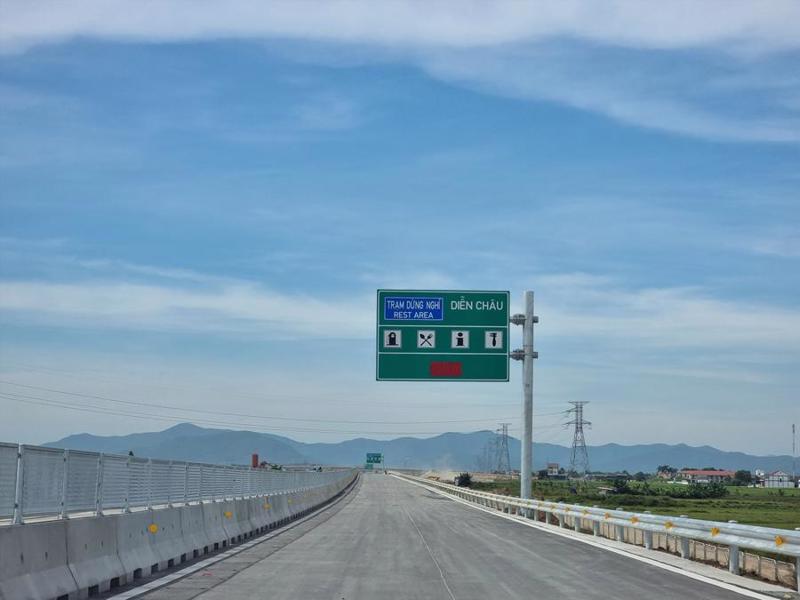 Cao tốc Bắc - Nam phía Đông giai đoạn 2017-2020 dài 652,8km. Đến nay, hoàn thành đưa vào khai thác 8/11 dự án.