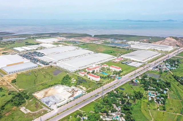 Một góc khu công nghiệp cảng biển Hải Hà, Quảng Ninh 