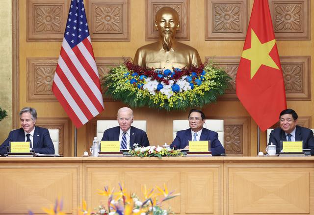 Thủ tướng Phạm Minh Chính và Tổng thống Hoa Kỳ Joe Biden tham dự "Hội nghị cấp cao Việt Nam - Hoa Kỳ về đầu tư và đổi mới sáng tạo" - Ảnh: VGP/Nhật Bắc.