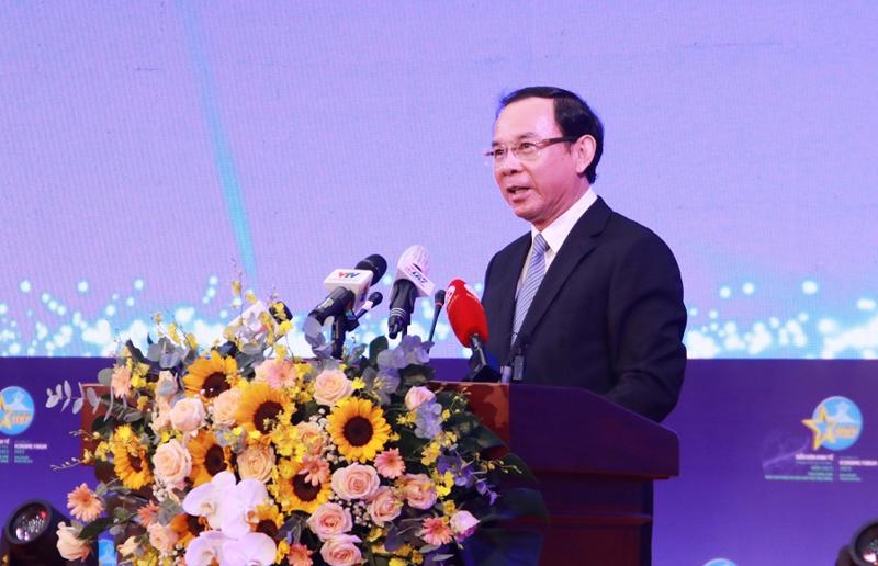 Bí thư Thành ủy TP.HCM Nguyễn Văn Nên phát biểu tại Diễn đàn Kinh tế TP.HCM sáng 15/9 - Ảnh: Lê Toàn.