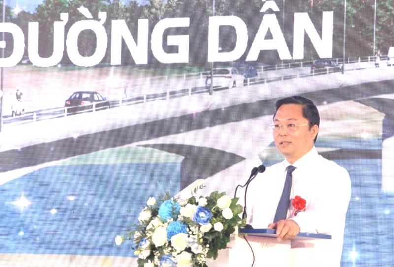 Chủ tịch UBND tỉnh Quảng Nam Lê Trí Thanh phát biểu tại Lễ khởi công cầu Văn Ly