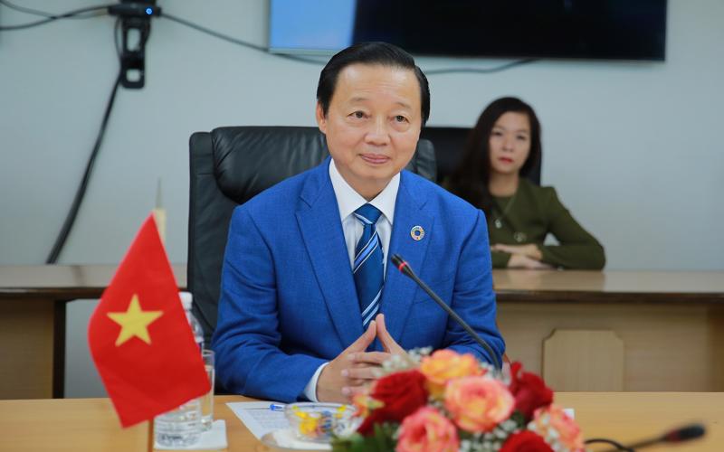 Phó Thủ tướng Trần Hồng Hà thông báo với Phó Thủ tướng Thứ nhất Ricardo Cabrisas Ruiz về một số hoạt động nổi bật của đoàn cấp cao Việt Nam khi tham dự Hội nghị Thượng đỉnh G77 và Trung Quốc, thăm và làm việc tại Cuba. Ảnh: VGP.