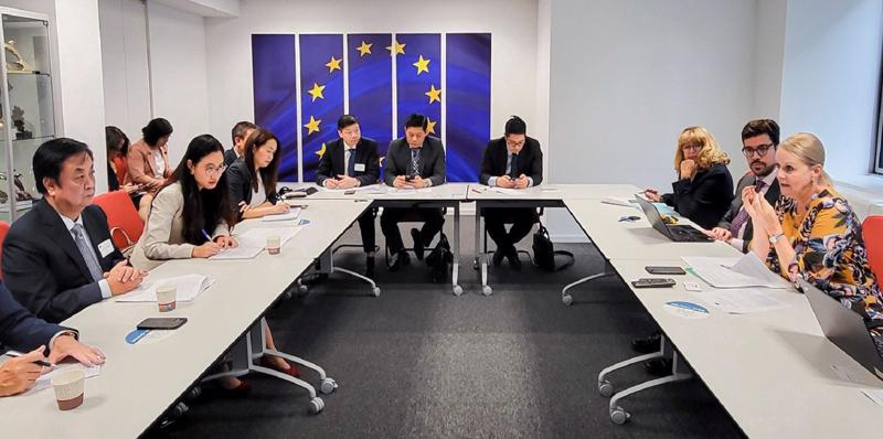 Bộ trưởng Lê Minh Hoan làm việc với các cơ quan của Ủy ban châu Âu (EC) tại Brussels, Bỉ.