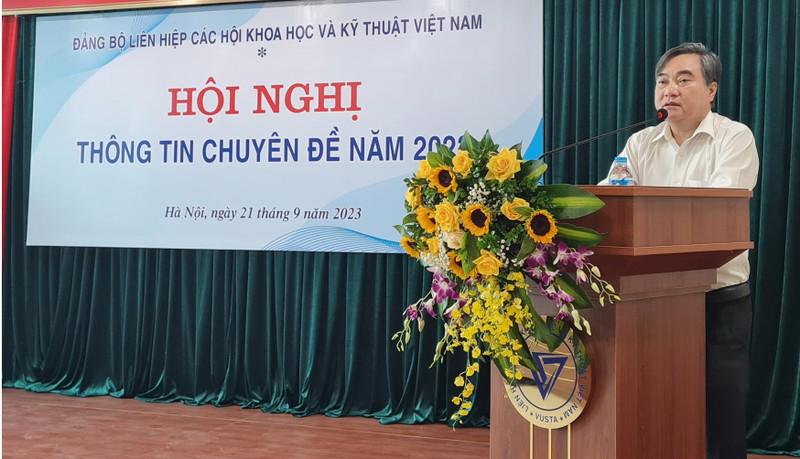 Bí thư Đảng ủy, Phó chủ tịch Liên hiệp hội Việt Nam Phạm Quang Thao phát biểu tại Hội nghị thông tin chuyên đề năm 2023 do Đảng đoàn và Đảng ủy Liên hiệp các Hội khoa học và Kỹ thuật Việt Nam tổ chức ngày 21/9.
