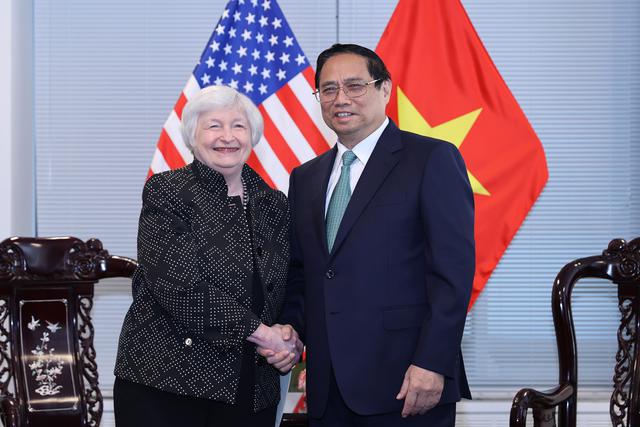 Prime Minister Pham Minh Chinh and US Treasury Secretary Janet Yellen in New York on September 20. Photo: VGP