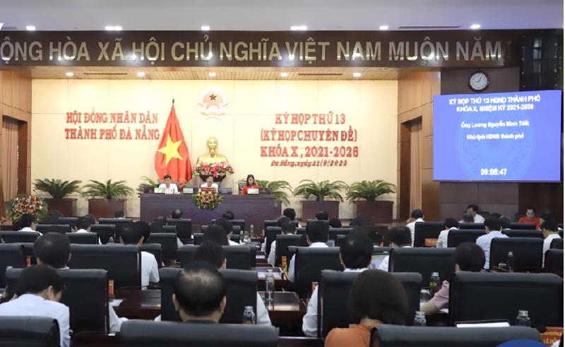 Các đại biểu HĐND TP. Đà Nẵng tại kỳ họp thứ 13 khóa X, nhiệm kỳ 2021-2026.