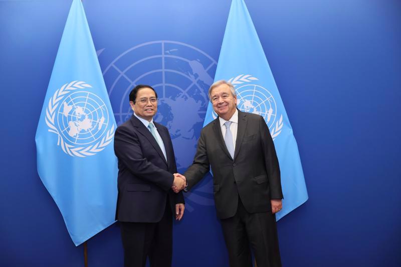 Prime Minister Pham Minh Chinh meets UN Secretary-General Antonio Guterres at UN headquarters. Photo: VGP