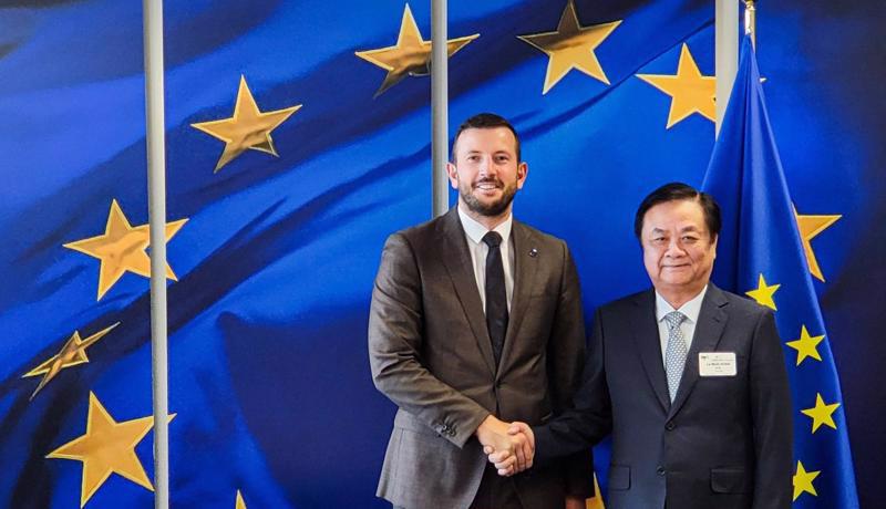 Minister of Agriculture and Rural Development Le Minh Hoan meets Commissioner for the Environment, Oceans and Fisheries at the European Commission Virginijus Sinkevičius in Brussels.