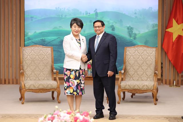 Prime Minister Pham Minh Chinh meets Japanese Minister of Foreign Affairs Kamikawa Yoko in Hanoi on October 10. Photo: VGP