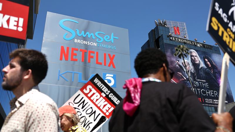 Netflix có thể tăng giá sau khi cuộc đình công tại Hollywood kết thúc. Ảnh: The New York Times