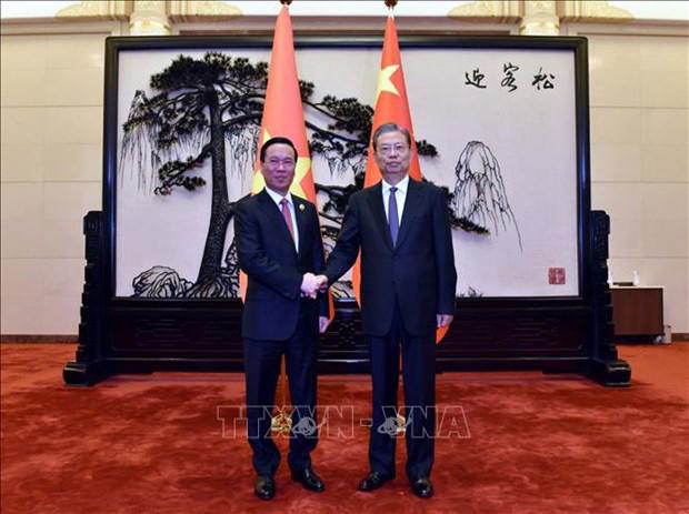 State President Vo Van Thuong (left) and Chairman of the Standing Committee of the National People’s Congress (NPC) of China Zhao Leji in Beijing on October 17. (Photo: VNA)