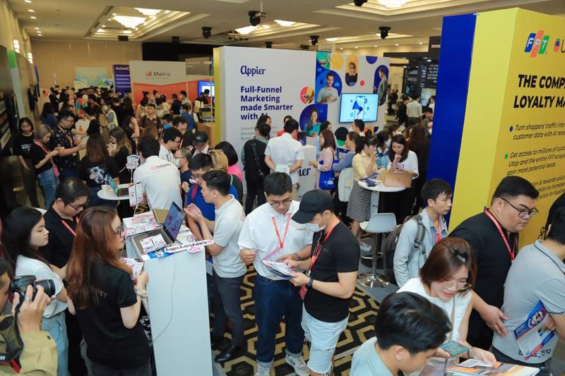 Visitors at the Vietnam Martech Innovation Expo 2022. 