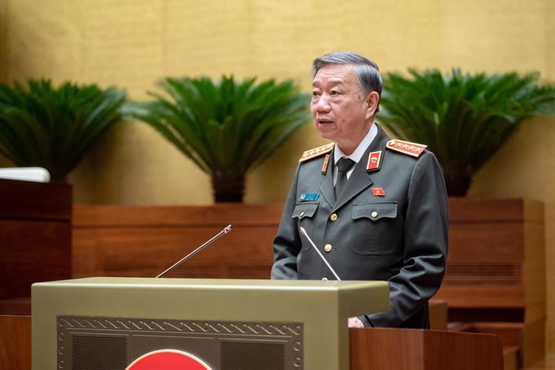 Bộ trưởng Bộ Công an Tô Lâm phát biểu giải trình, làm rõ một số vấn đề đại biểu Quốc hội nêu tại phiên thảo luận ngày 25/10.