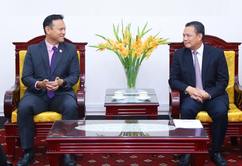 Thứ trưởng Lê Văn Thanh tại cuộc tiếp ông Zaqy Mohamad, Bộ trưởng cấp cao của Nhà nước phụ trách Nhân lực và Quốc phòng Singapore. Ảnh - MOLISA. 