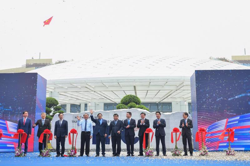 Prime Minister Pham Minh Chinh attends the launch of the new headquarters on October 28. (Photo: The Dai)