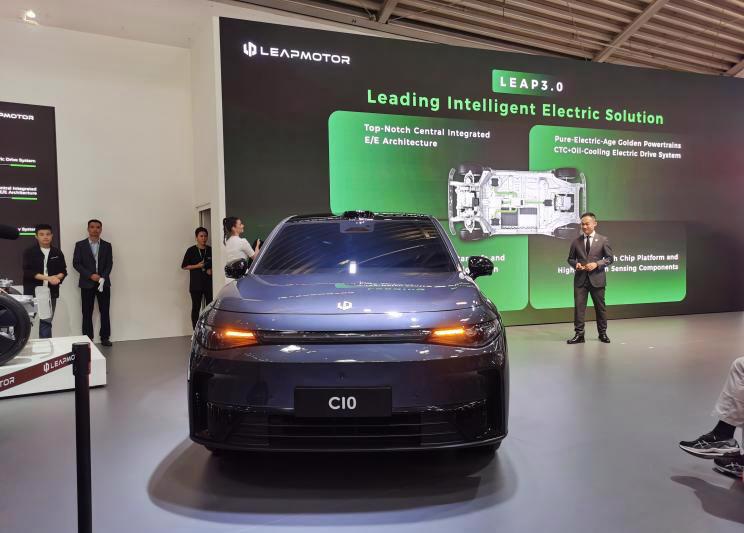 Leapmotor ra mắt chiếc xe đầu tiên trên thị trường quốc tế mang tên C10