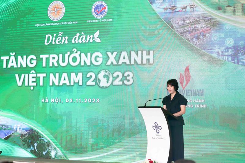 Ms. Nguyen Thi Bich Ngoc, Deputy Minister of Planning and Investment, addresses the Vietnam Green Growth Forum 2023.