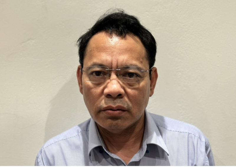Bắt tạm giam Nguyễn Danh Sơn, sinh năm 1966, nghề nghiệp: Giám đốc Công ty Mua bán điện, Tập đoàn Điện lực Việt Nam.