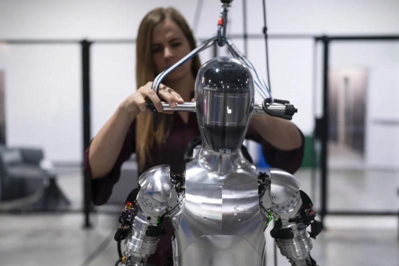 Các công ty khởi nghiệp về robot: Chúng tôi có thể bán hàng tỷ robot thay thế nhân công con người 