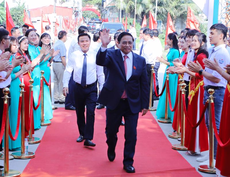 Thủ tướng Chính phủ Phạm Minh Chính về dự lễ kỷ niệm 60 năm thành lập Trường cấp 3 Cẩm Thủy - Trường THPT Cẩm Thủy 1 