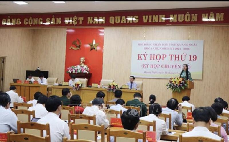 Bí thư Tỉnh ủy Quảng Ngãi Bùi Thị Quỳnh Vân phát biểu tại kỳ họp lần thứ 19 Hội đồng nhân dân tỉnh Quảng Ngãi khóa XIII.